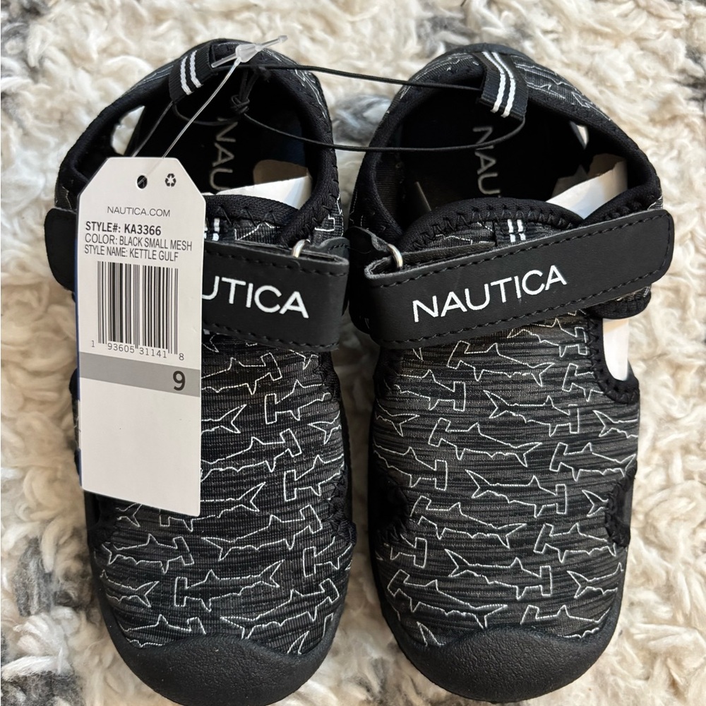 Nautica water shoes toddler size 9  NWT